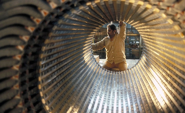 Emerging economies like India are pushing ahead on innovation measures, while advanced economies see productivity declines. World Bank/Flickr