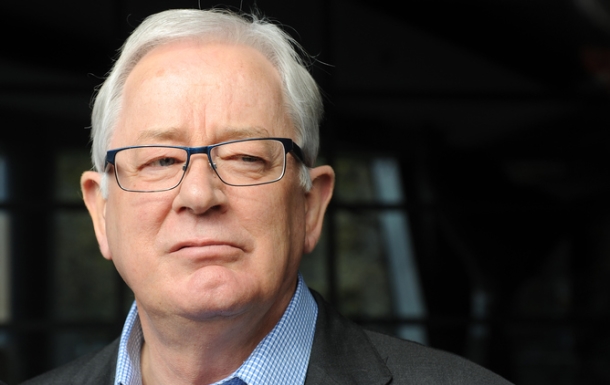 Andrew Robb will provide advice to Joe Hockey on what will be an early test for the Abbott government. AAP/Joe Castro