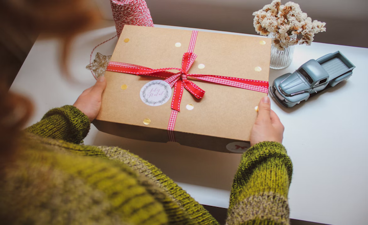Client Gifting for Strangers: What to Send Someone You Barley Know Client Gifting for Strangers: What to Send Someone You Barley Know